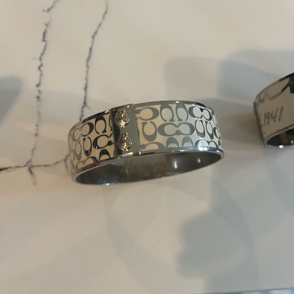 Set of 5 various 100% Authentic Coach Bangle bracelets - Picture 2 of 6